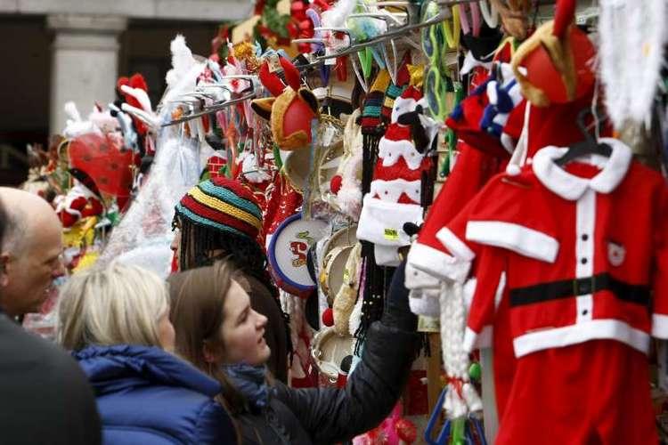 Mercadillo-navideño-pelucas
