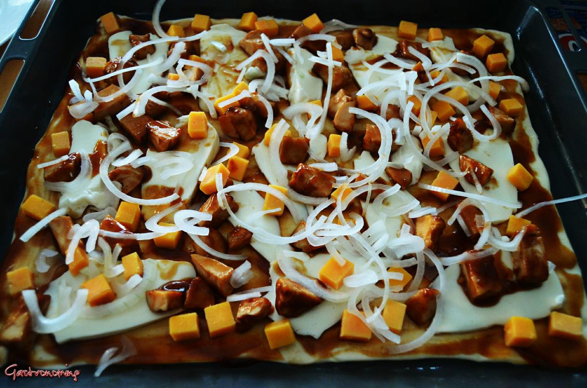 Pizza de pollo con salsa barbacoa