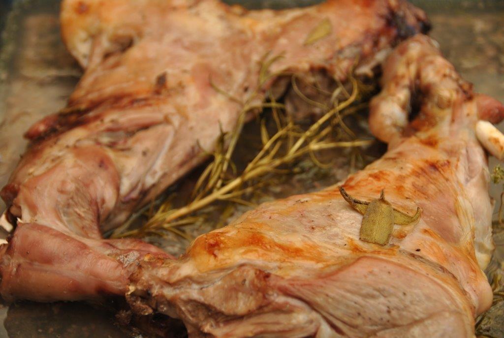 Cordero horno vermú