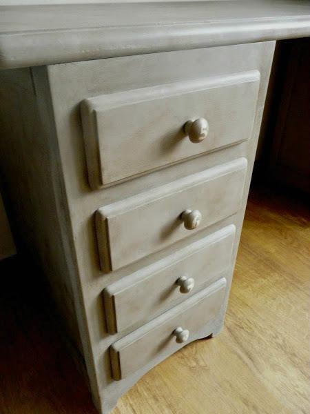 ESCRITORIO GRIS RESTUARADO CHALK PAINT
