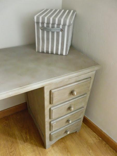 ESCRITORIO GRIS RESTUARADO CHALK PAINT