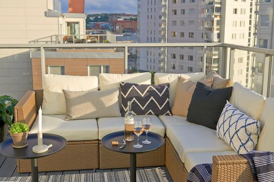 impresionante terraza en un piso nórdico 2