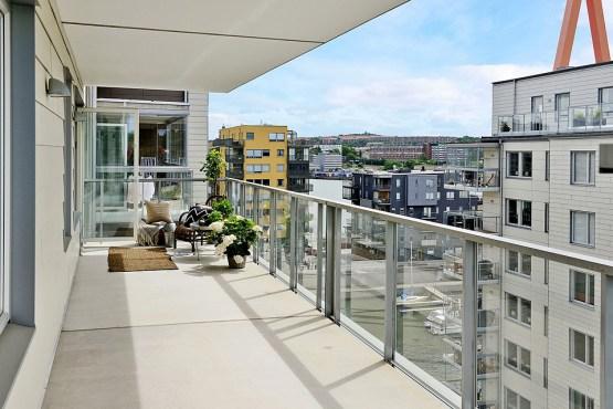 impresionante terraza en un piso nórdico 7