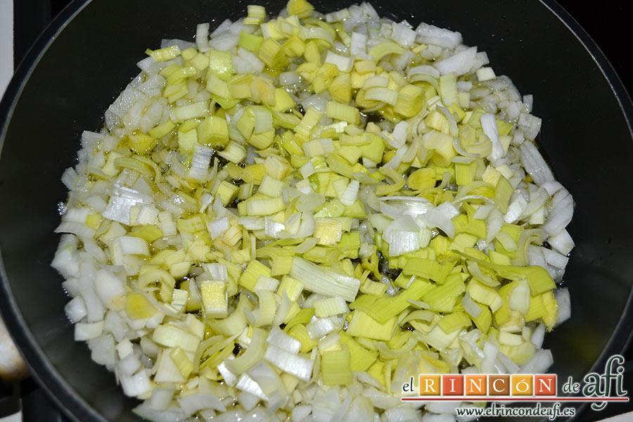 Fabas con pulpo, añadir el puerro picado