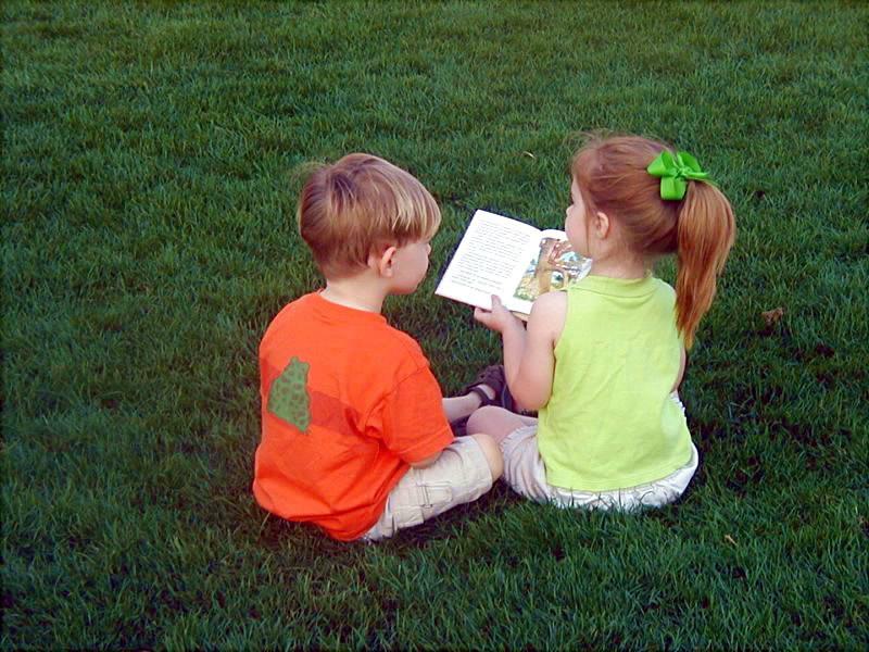 niños leyendo