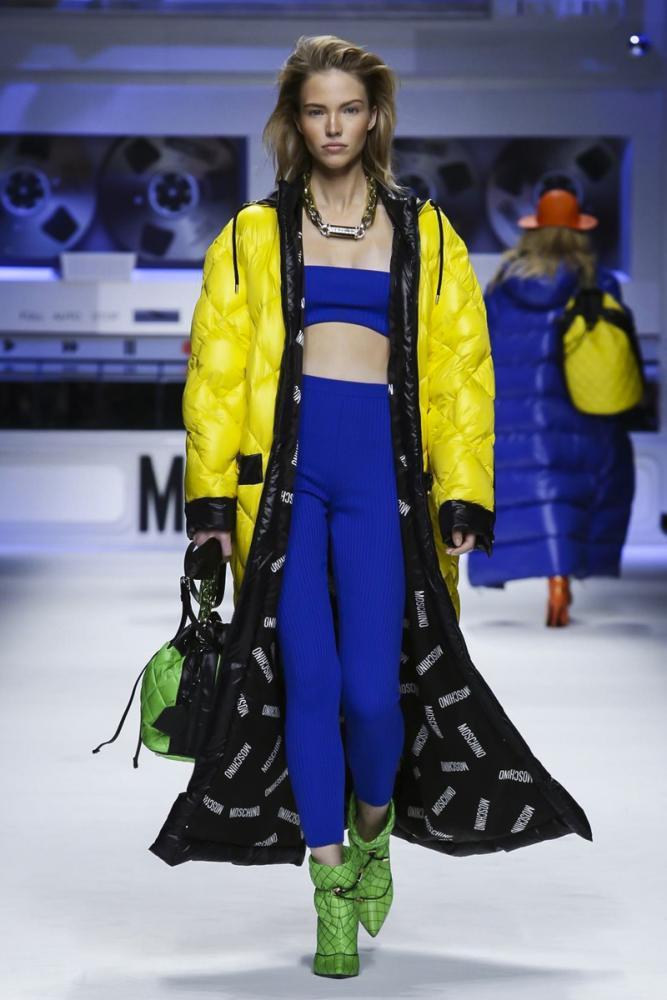 Moschino-RTW-FW15-Milan-3705-1424982673-bigthumb