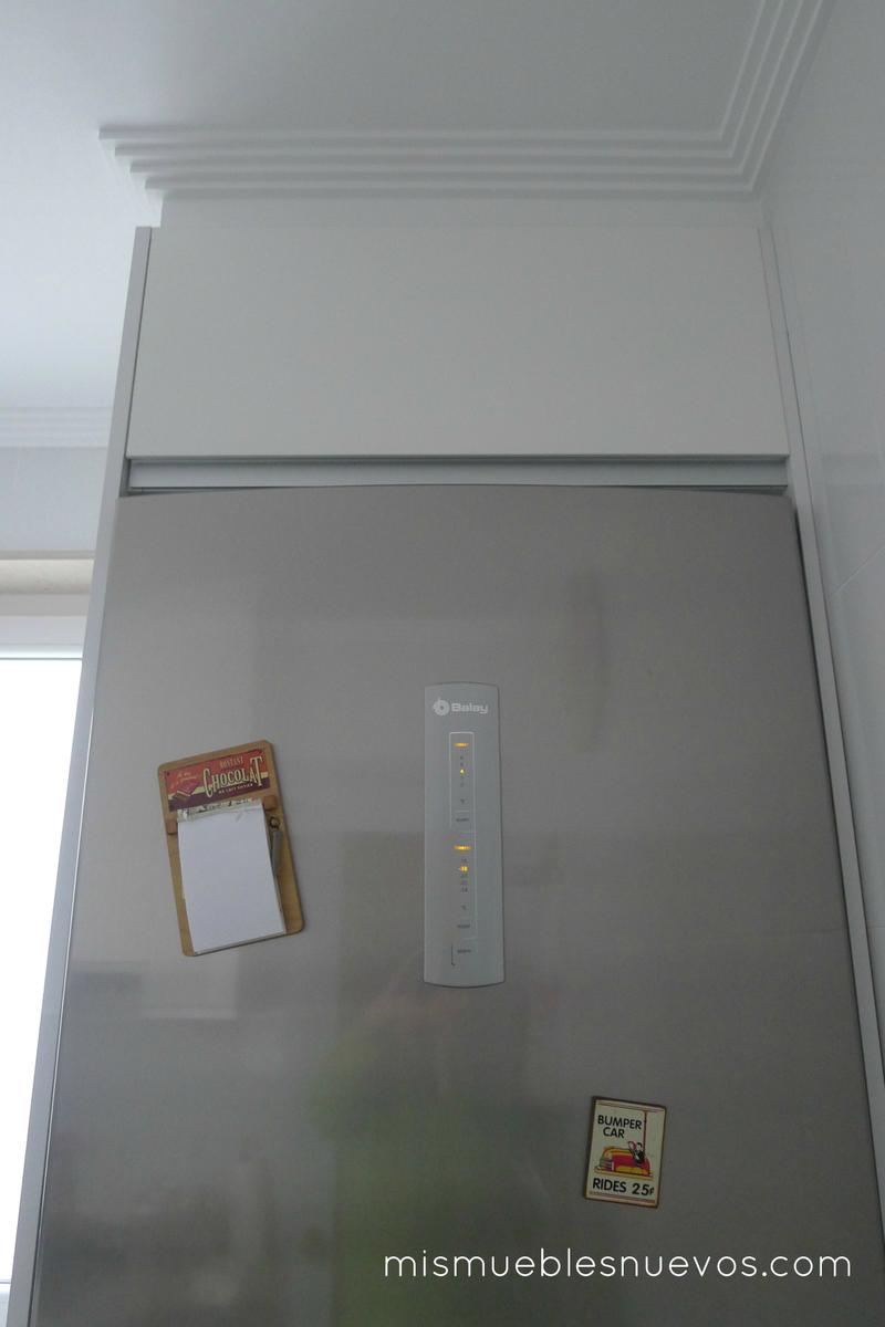 Fridge freezer (10 cm wider)