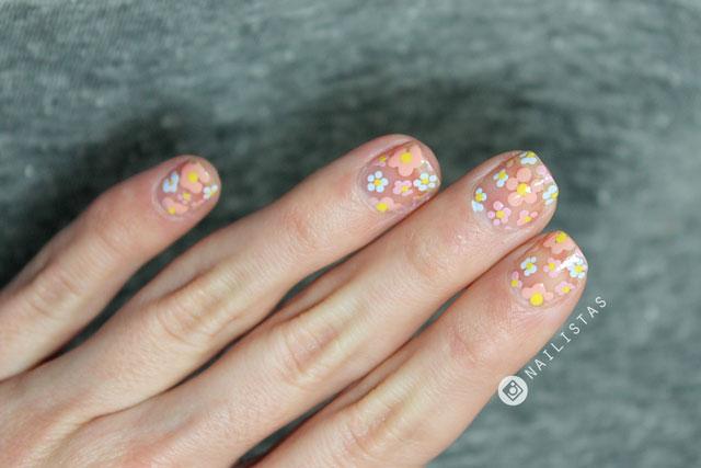 como decorar uñas con flores 2015