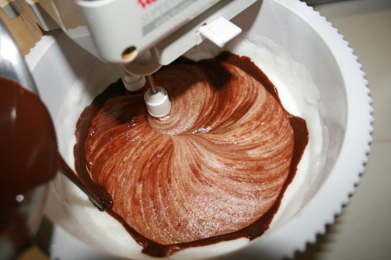 04. vertemos el chocolate para mousse de chocolate fit