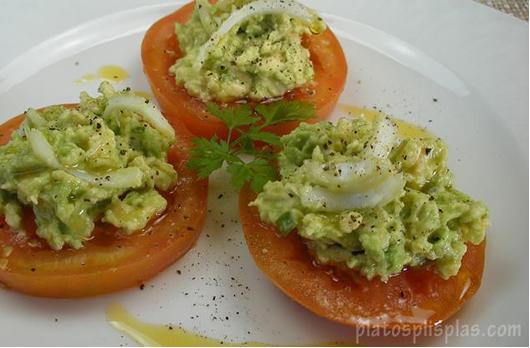 Tomates con guacamole