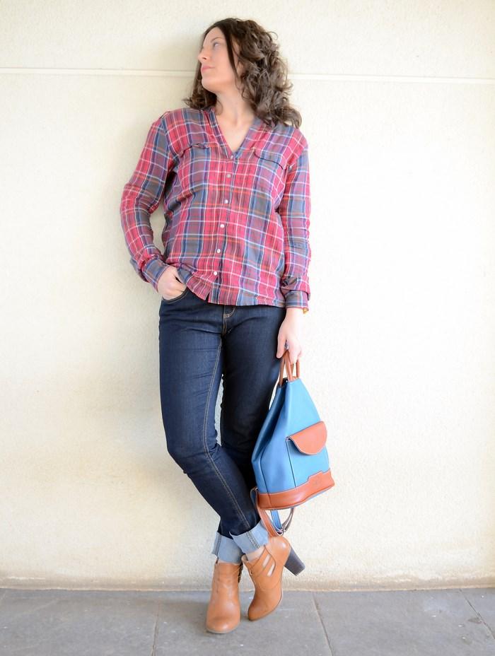 look, outfit, moda, fashion, streetstyle, camisa cuadros, leñador, mochila, piel, azul petroleo, mi vestido azul, fashion blogger, blog de moda, castellón, españa, valencia, lourdes,