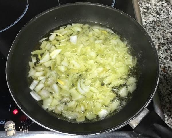 Tortilla de patatas rellena paso a paso