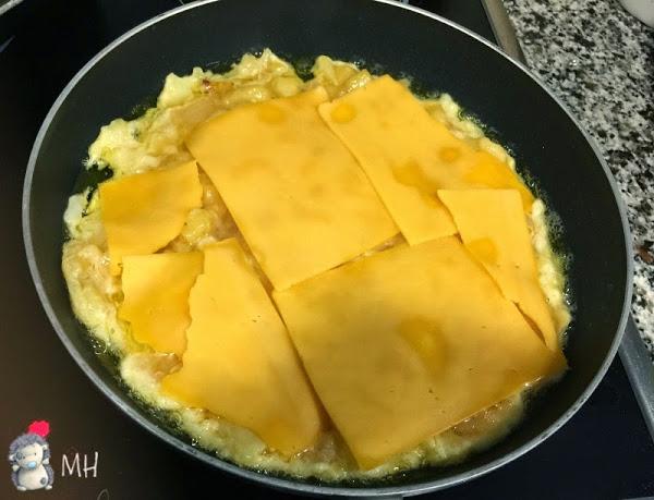 Tortilla de patatas rellena paso a paso