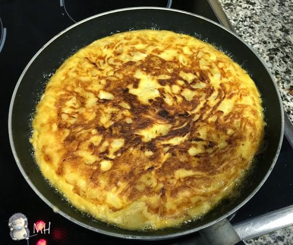 Tortilla de patatas rellena paso a paso