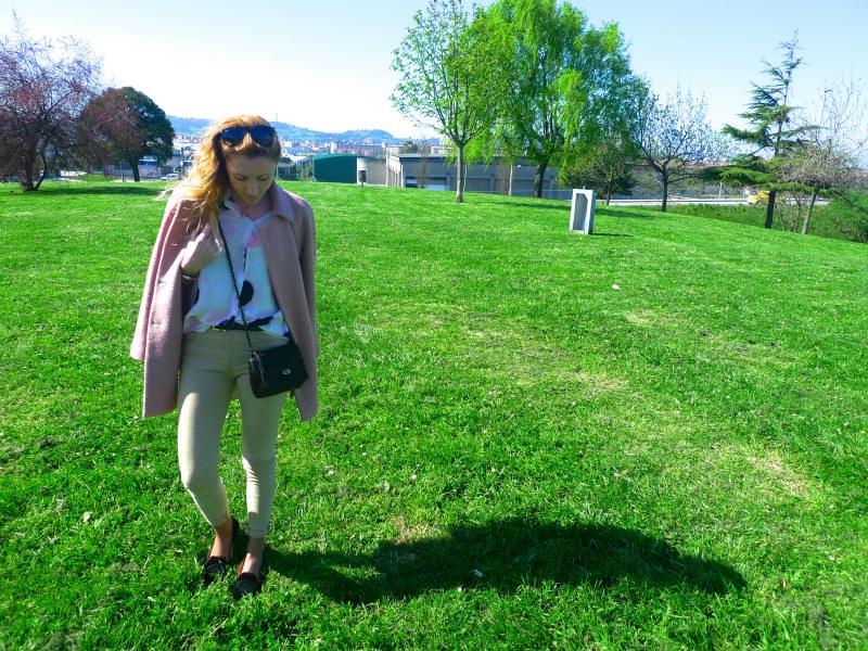 paula casielles 6 Casual Look In A Green Setting