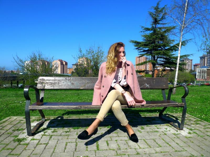 paula casielles 7 Casual Look In A Green Setting