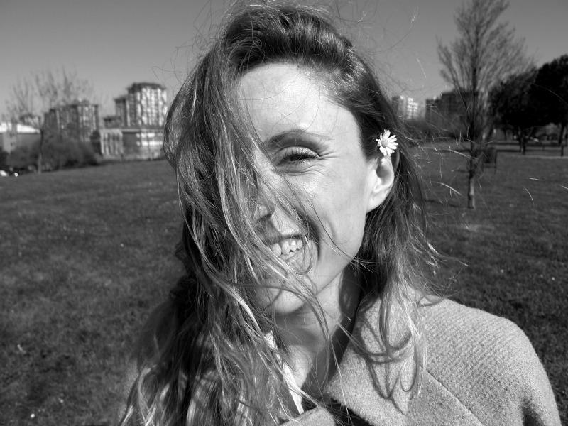 paula casielles h Casual Look In A Green Setting