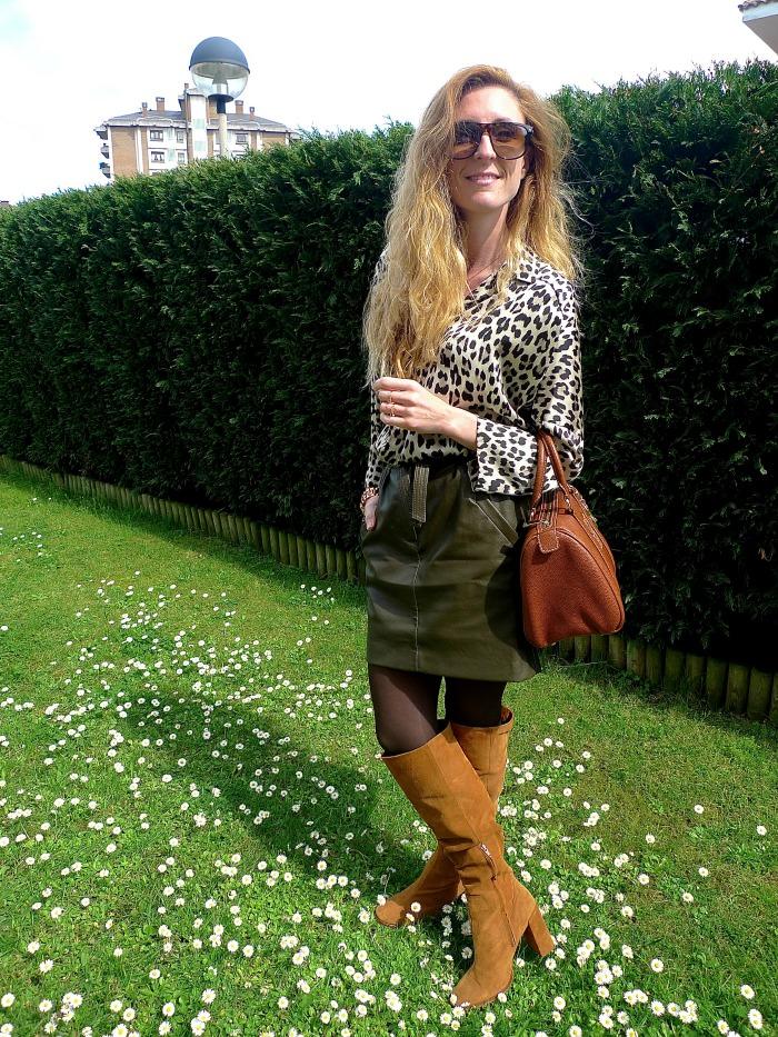 paula casielles Leopard print blouse and Green midi skirt