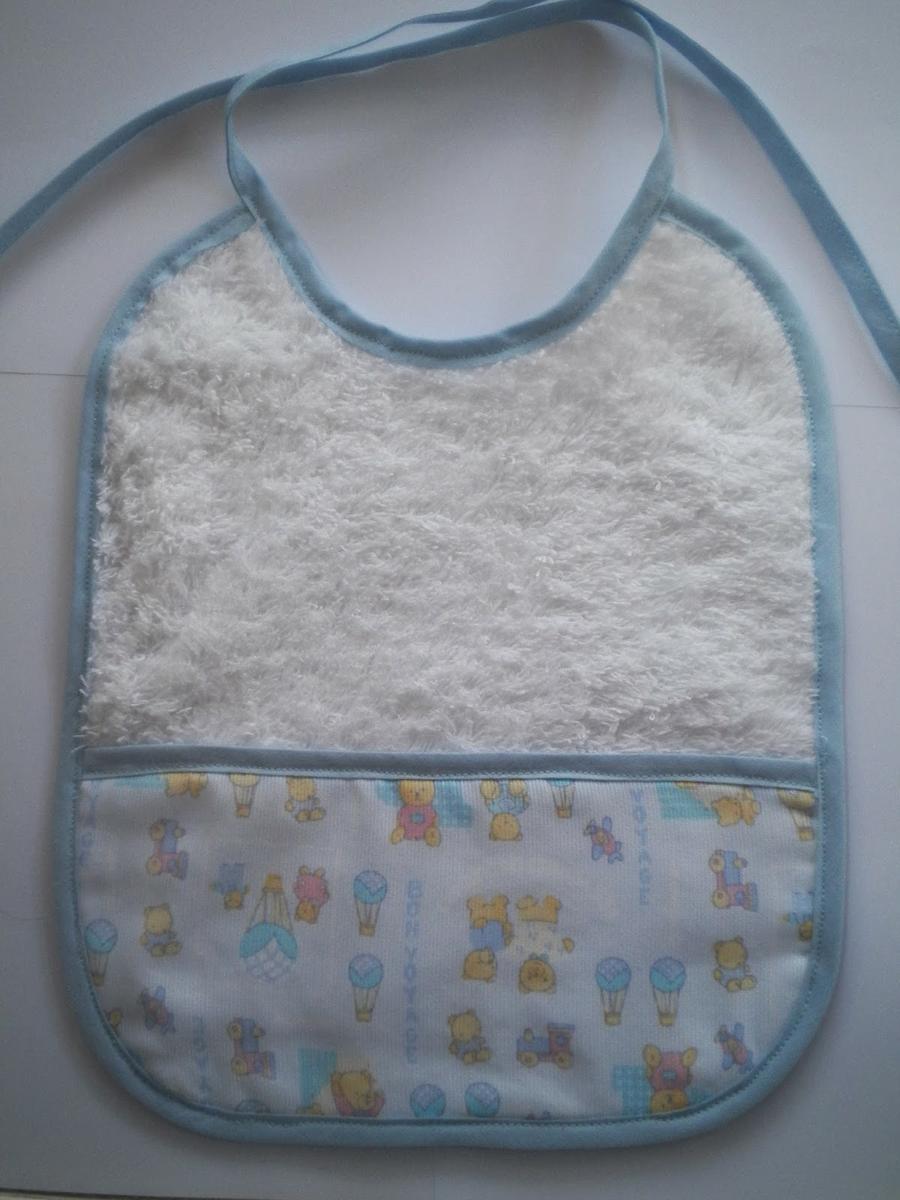 manualidades caseras faciles Baberos hechos con telas de niños
