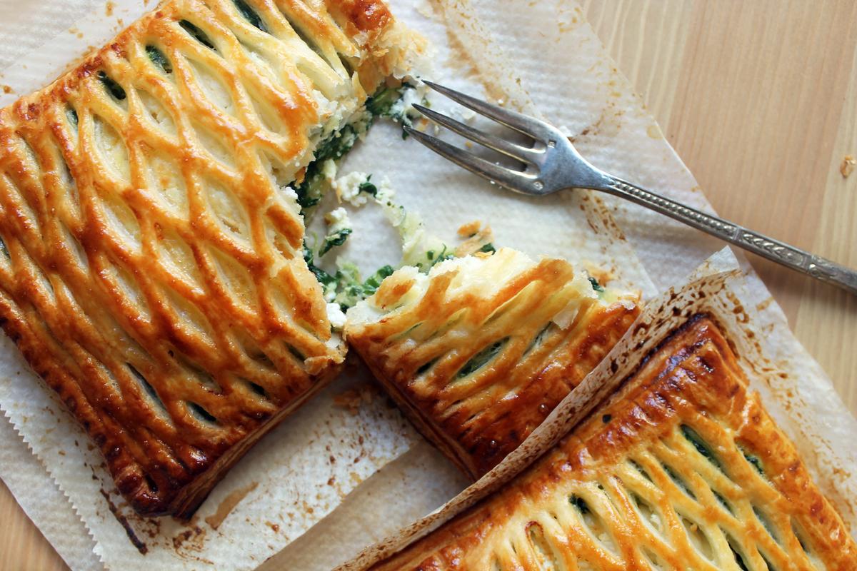 Hojaldres de espinacas y queso de cabra. ¡Nadie dirá que no a esta verdura cocinada así!