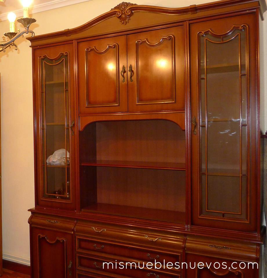 Mueble clásico de salón comedor pintado en azul | Mascotas