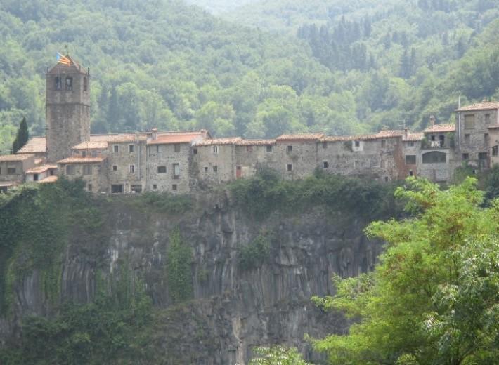 Castellfollit-de-la-Roca-827x520_c-827x520_c
