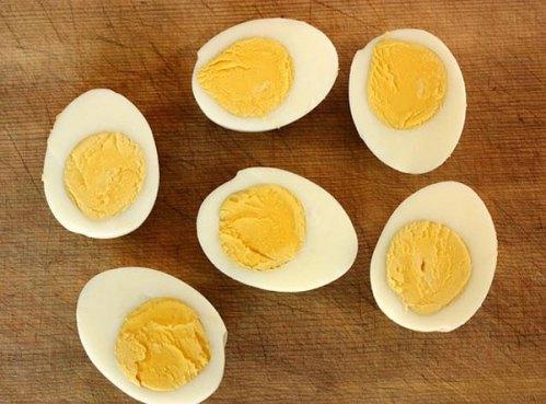 huevos-cocidos-yema