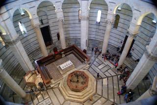 Interior Baptisterio Pisa
