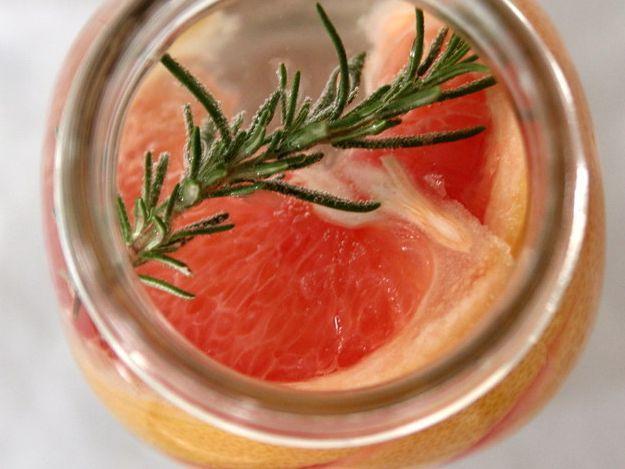 Refresco de romero y pomelo
