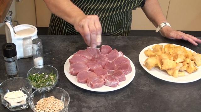Solomillo de Cerdo con Setas y Piñones12