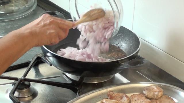 Solomillo de Cerdo con Setas y Piñones18