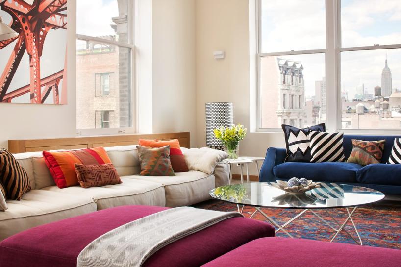 Loft en Broadway diseñado por Casamanara sofas en el salon