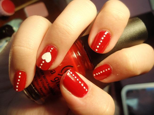 diseño rojo y blanco con formas