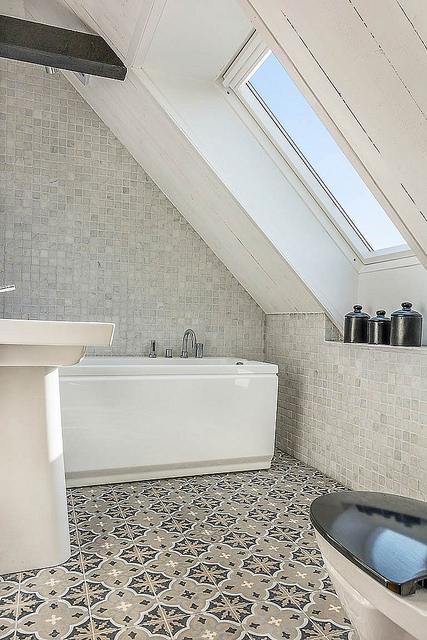 11-bathroom