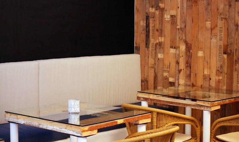 decorar-con-elementos-reciclados-mesa-palet