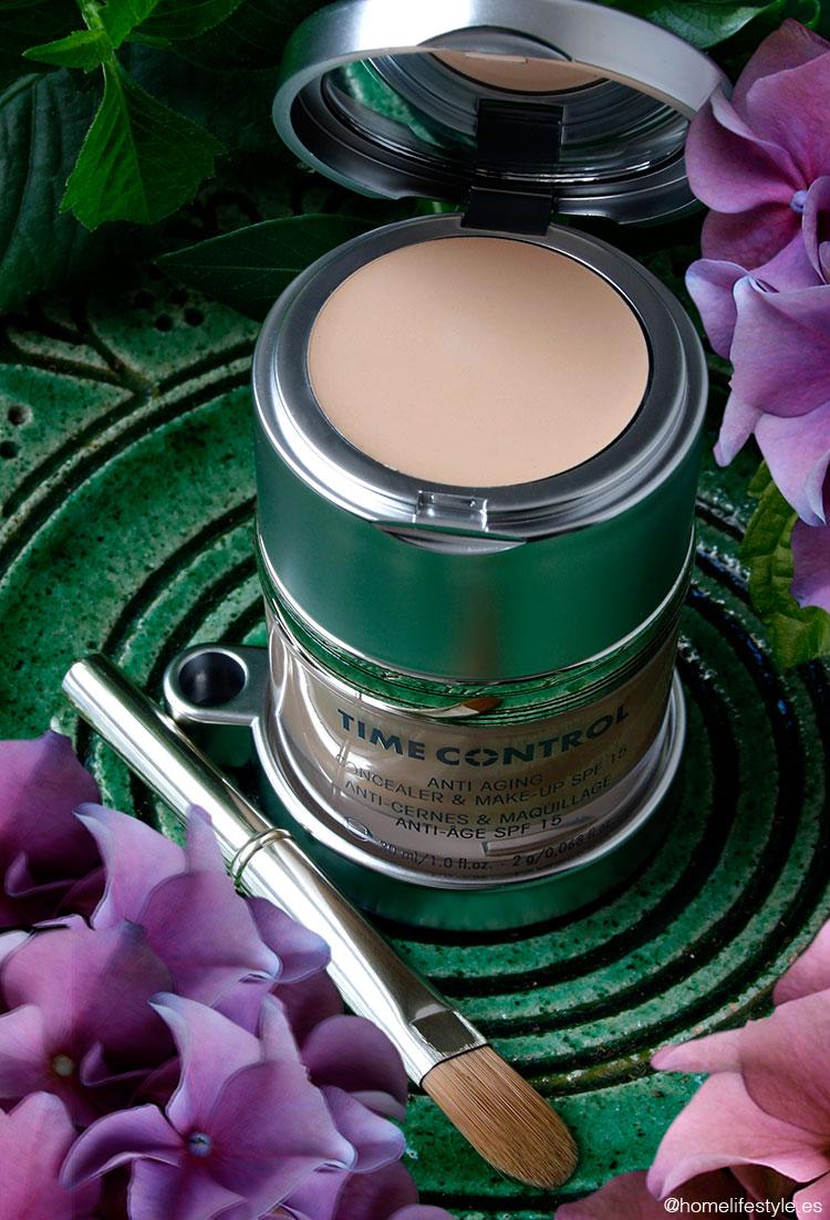 Homelifestyle_maquillaje_para_los_ojos_Time_Control