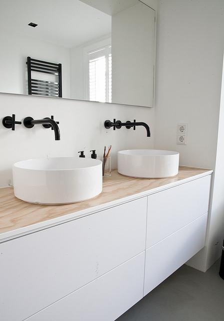 05-bathroom