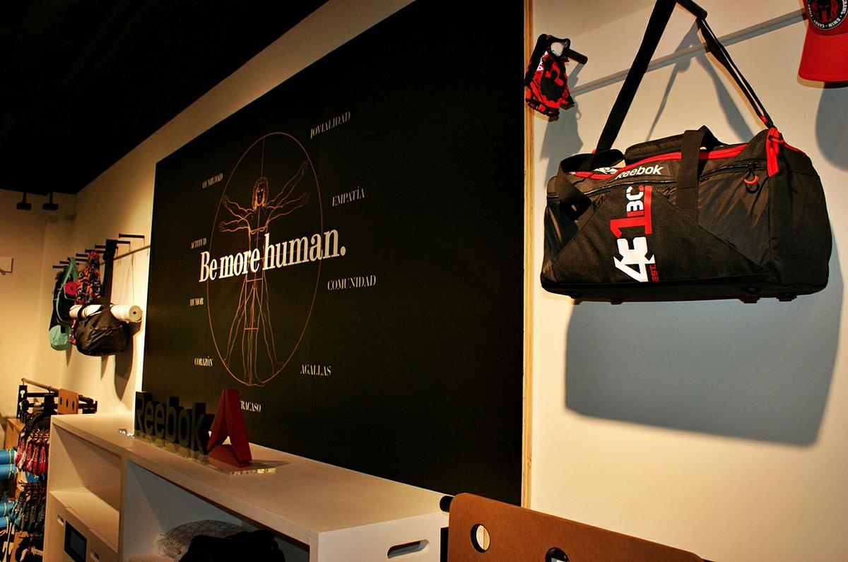 Reebok Plaza Satélite