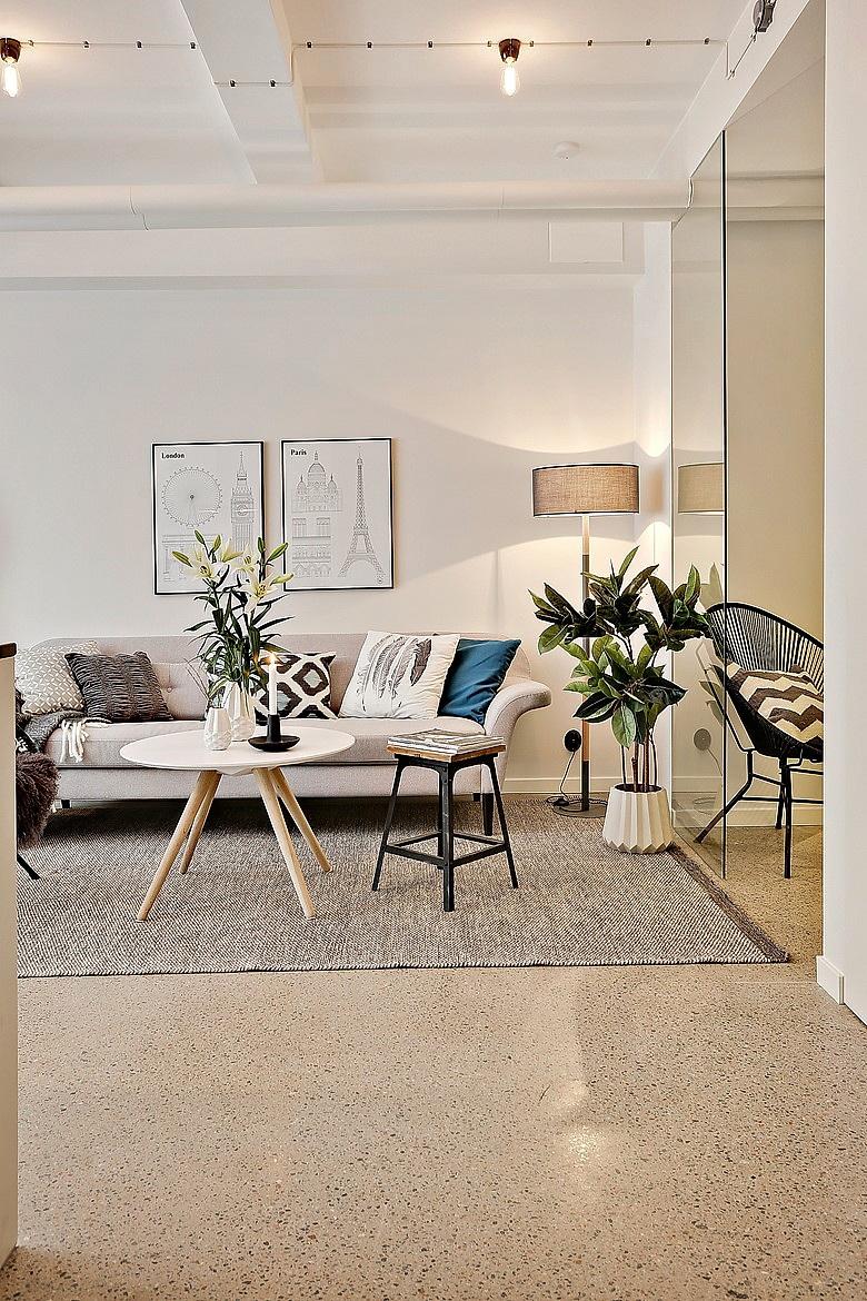 Un estudio de estilo contemporáneo: Mucho diseño y buenas ideas para separar ambientes.