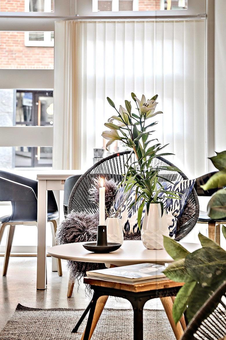 Un estudio de estilo contemporáneo: Mucho diseño y buenas ideas para separar ambientes.