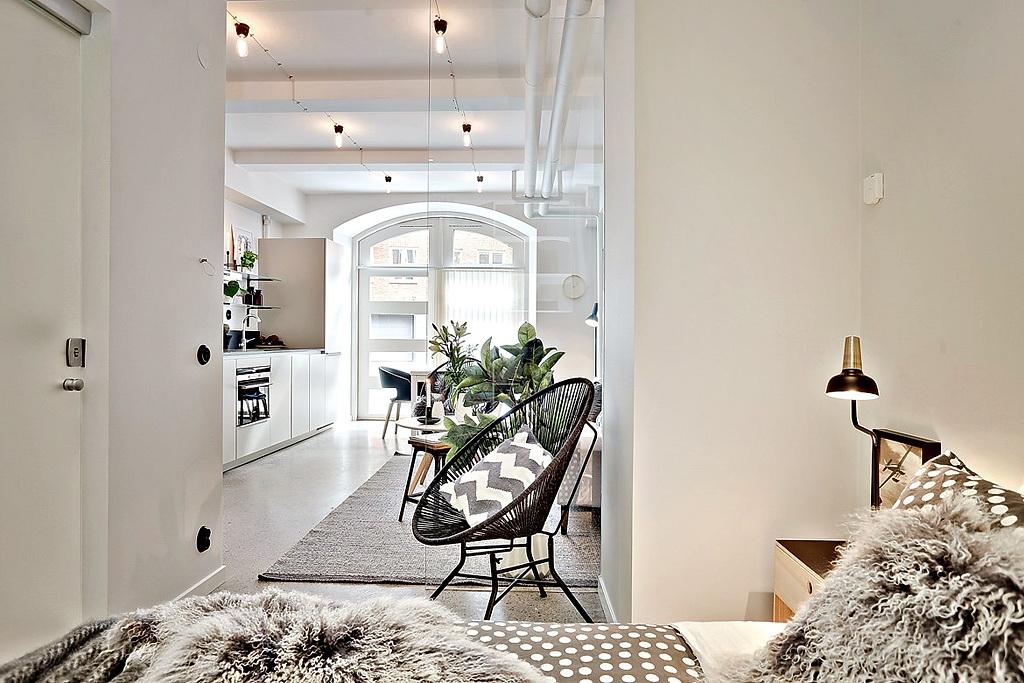 Un estudio de estilo contemporáneo: Mucho diseño y buenas ideas para separar ambientes.