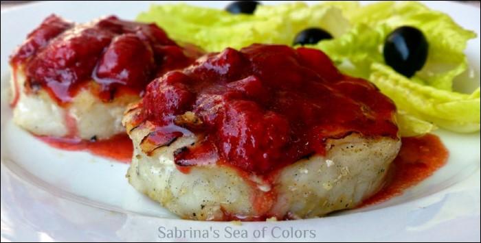 Merluza-con-salsa-fresas (7)