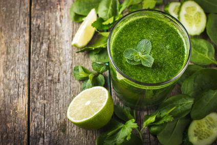 Elabora batidos de belleza con los ingredientes de tu propio huerto urbano