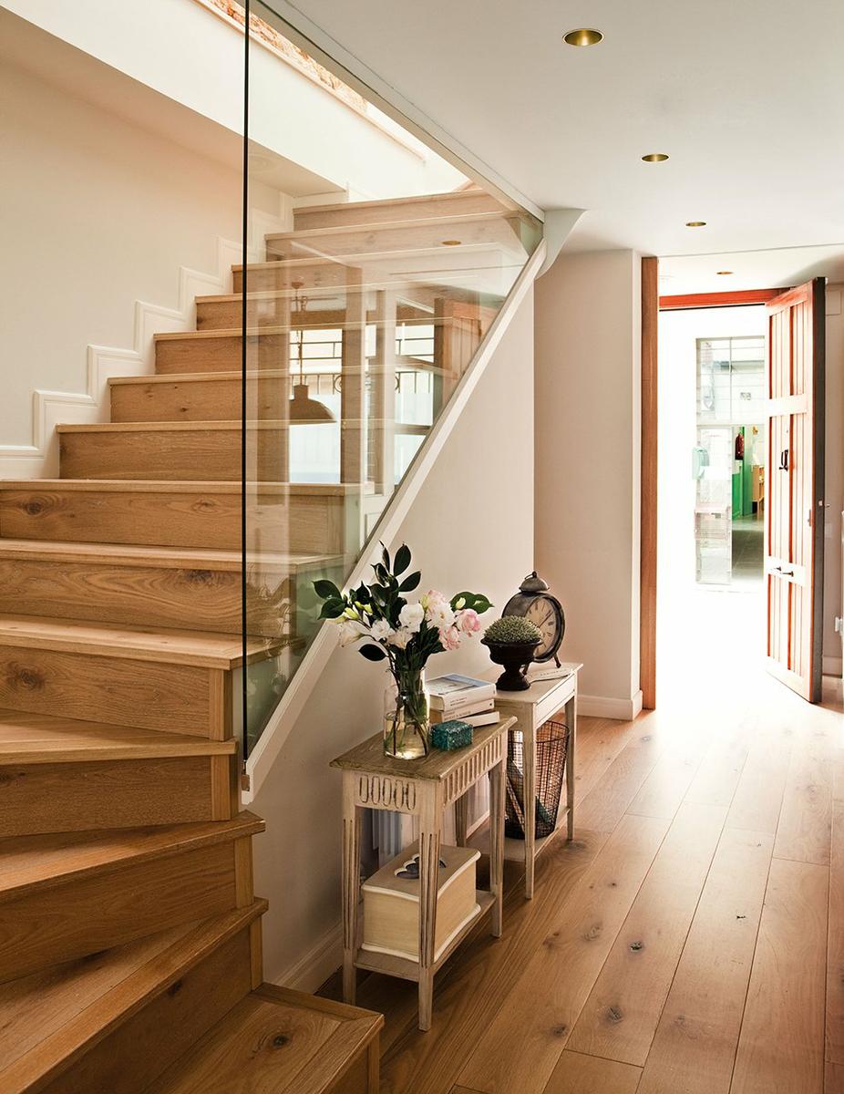 Escaleras interiores; Ellas también forman parte de la decoración de tu casa. ¡No te olvides de ellas!