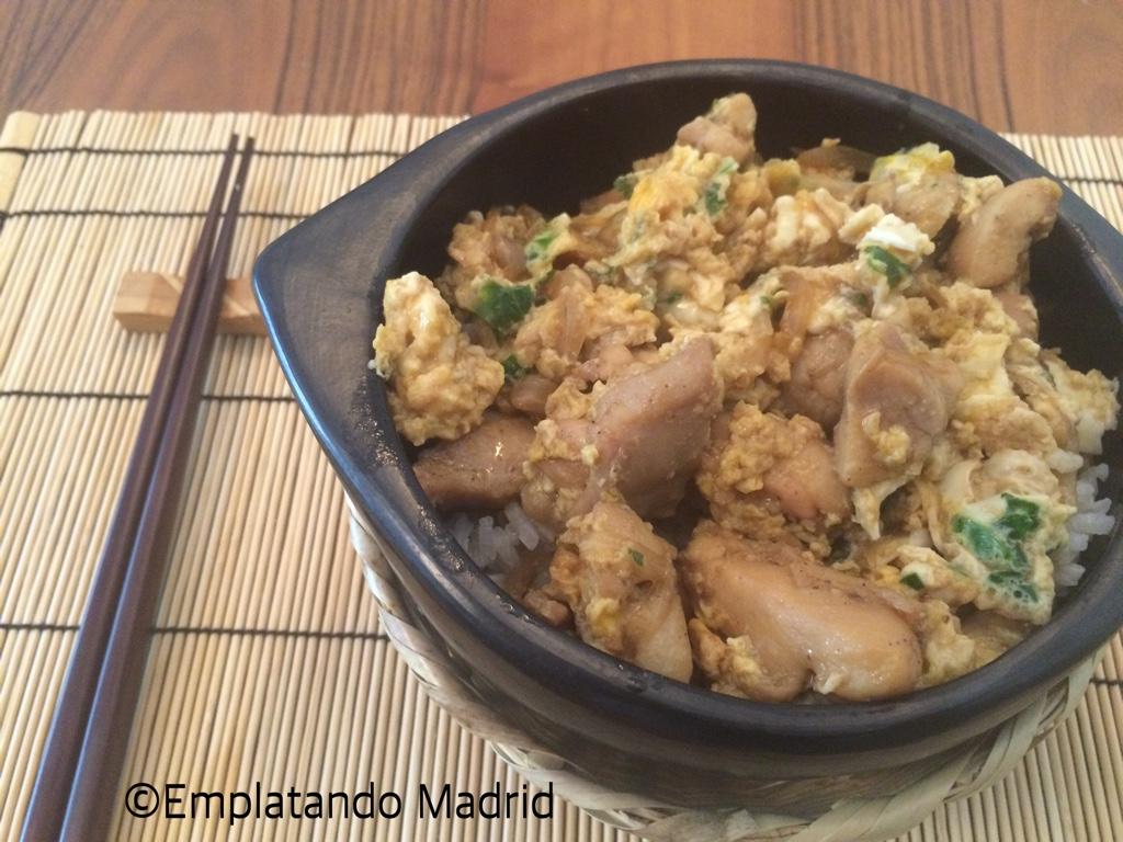 Receta de Oyakodon casero y delicioso