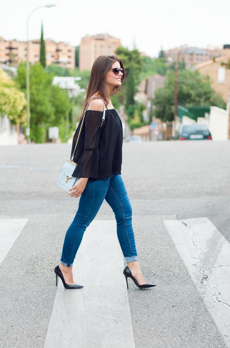blusa-con-los-hombros-al-aire