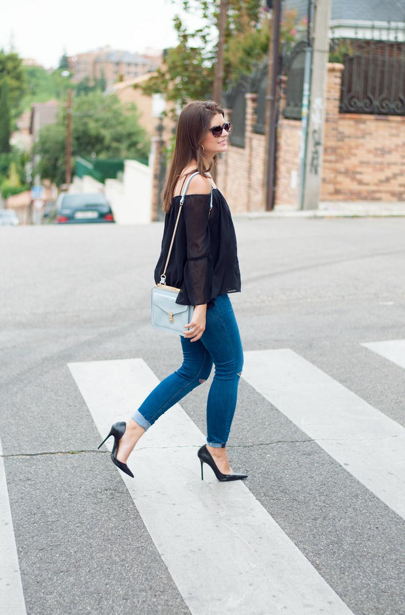 blusa-con-los-hombros-al-aire