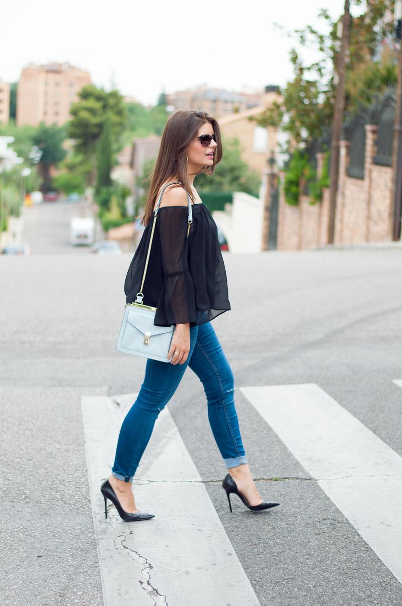 blusa-con-los-hombros-al-aire