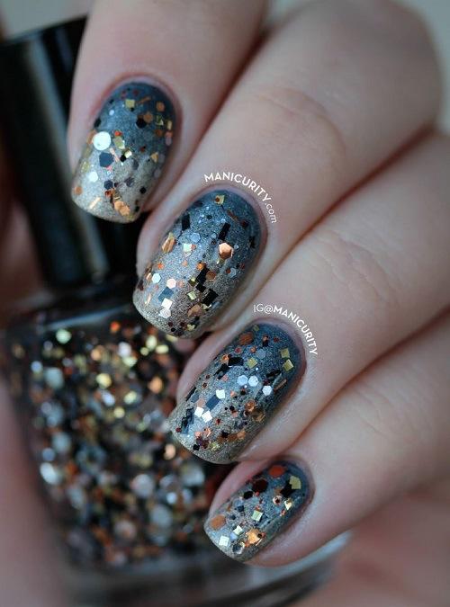 uñas con accesorios