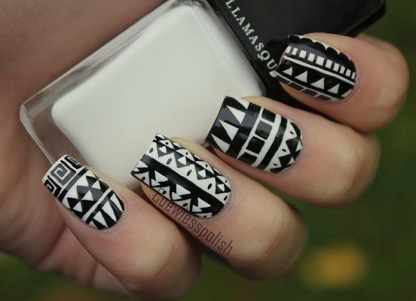 uñas largas blanco y negro con formas